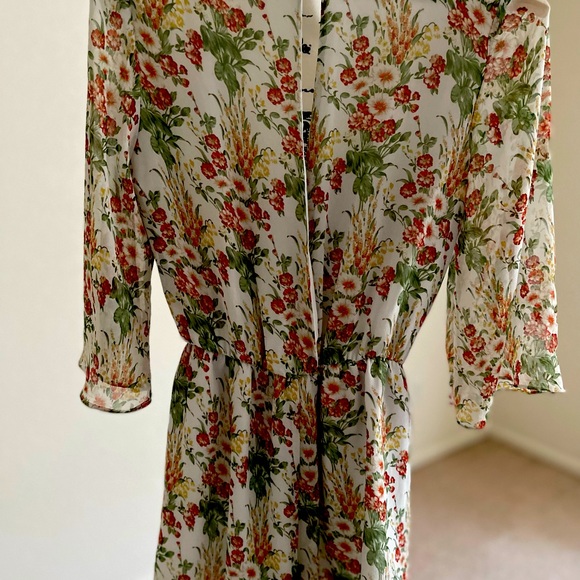 Everly Floral Rompers - Picture 4 of 8